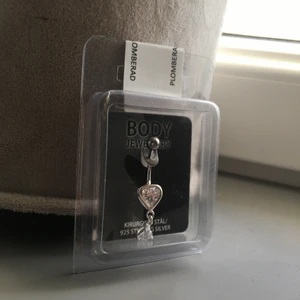 Oanvänd navelpiercing - Oanvänd navelpiercing, säljer för att den inte kommit till användning