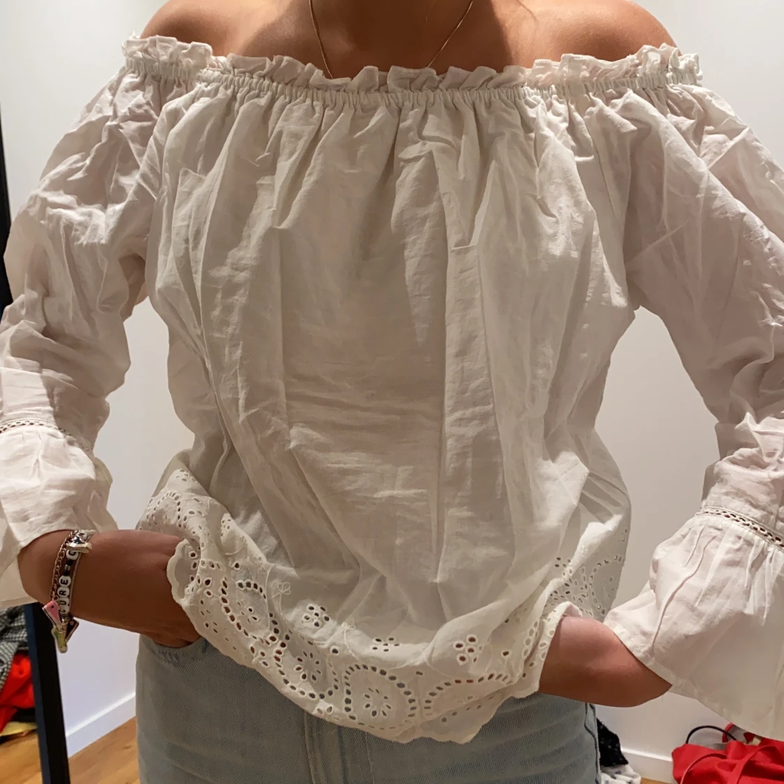 Söt offshulder topp