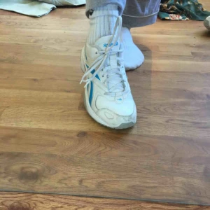  - Rebook skor köpt second hand. Supersköna och i bra skick! Köper står för frakt 80kr. 