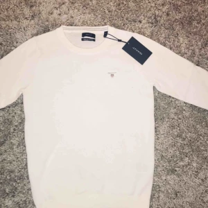  - Helt ny! Tyvärr för liten för mig. Nypris 1199kr Kan gå ner i pris. Fraktar 