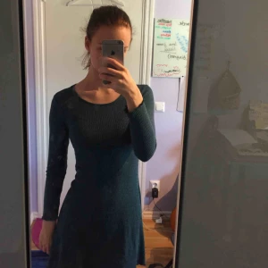  - Blå/grön/turkos klänning/tunika. Använd en gång. Köpare står för frakt :)