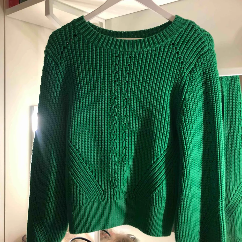 Grön stickad tröja från hm. Tröjor & Koftor.