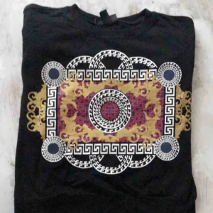  - Monki tröja med superfint tryck på✨