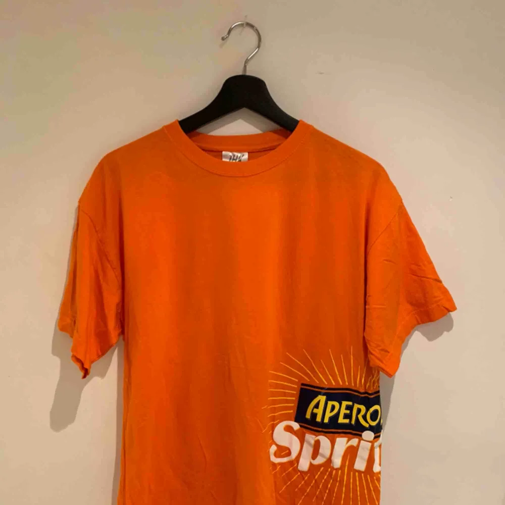 Fin Aperol Spritz tshirt i fint skick. T-shirts.