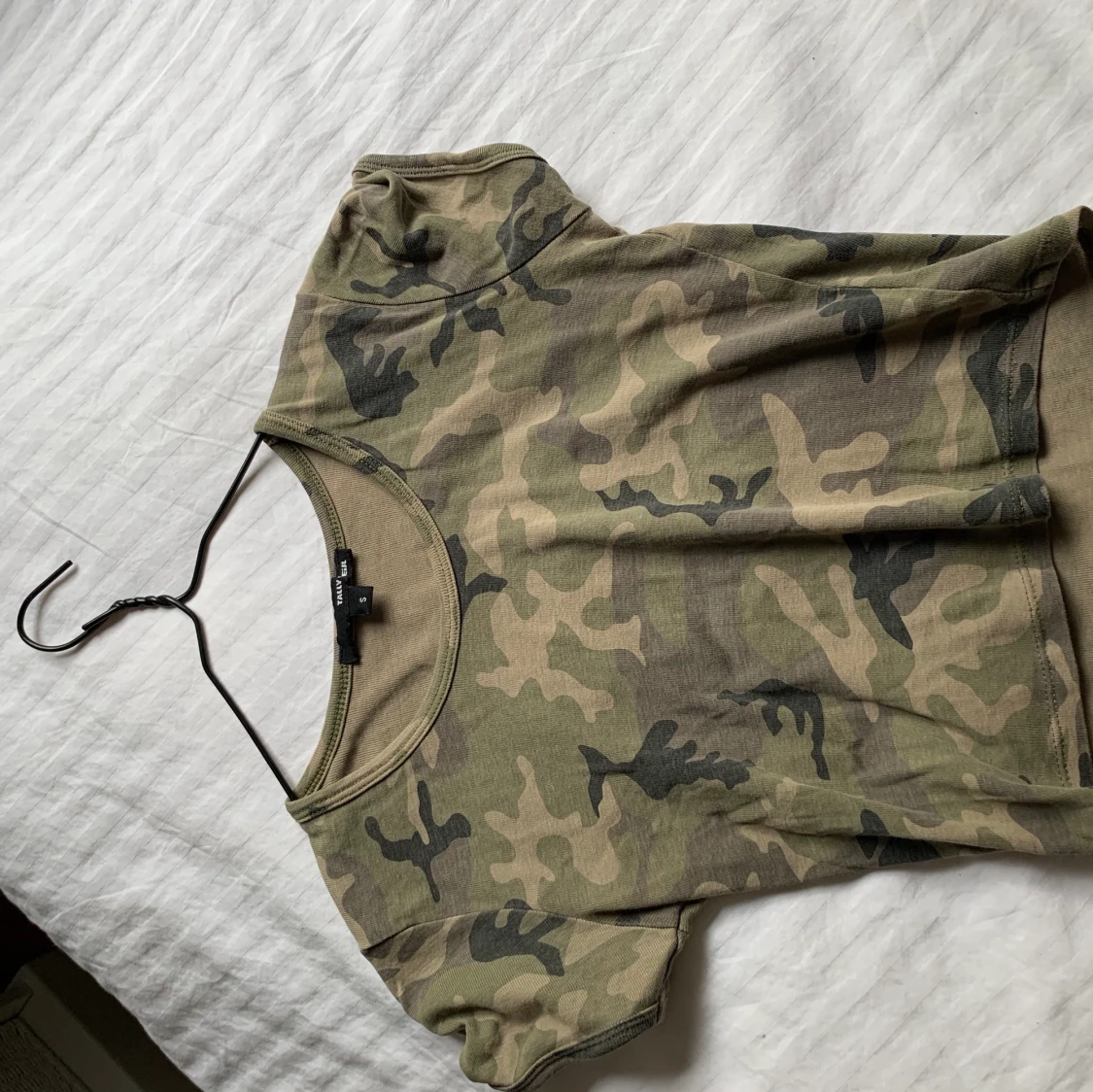 Militärmönstrad Crop Top - 90