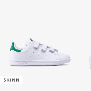 Adidas sneakers  - Säljer för att de är för stora för mig. Köpta på Plick, och använda 1 gång av mig. 