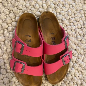 Birkenstock  - Tofflor birkenstock rosa, stl 36 väldigt fina! 