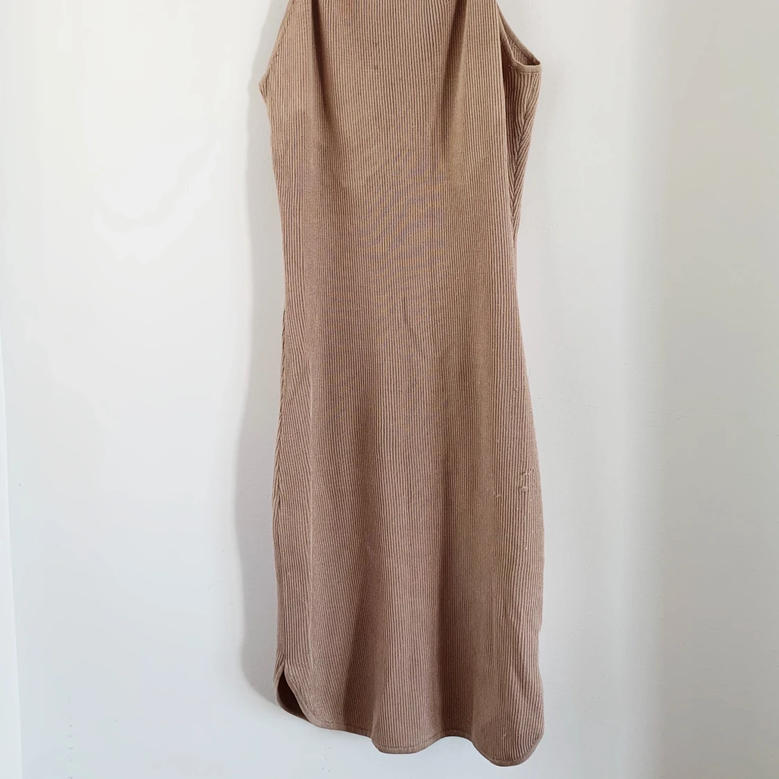 beige klänning  - 90