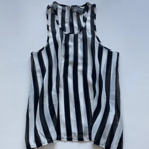 Linne från Carlings  - Genomskinligt linne med dragkedja på ryggen 