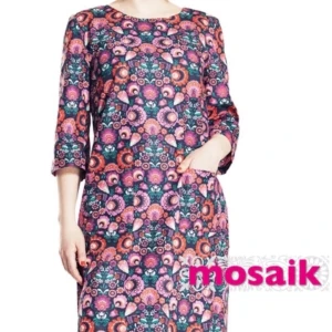 Klänning från Cissi & Selma Strl S - Blommig klänning från Cissi & Selma, Strl S. Knappt använd i fint skick. Pris ink frakt.