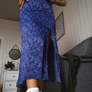 Kjol - & other stories  - Långkjol från & other stories. Använda ca 2 gånger och är i väldigt bra skick. Orginalpris 690kr