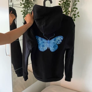 The cool elephant Hoodie - En väldigt snygg hoodie från the cool elephant, ej använd, prislapp kvar!