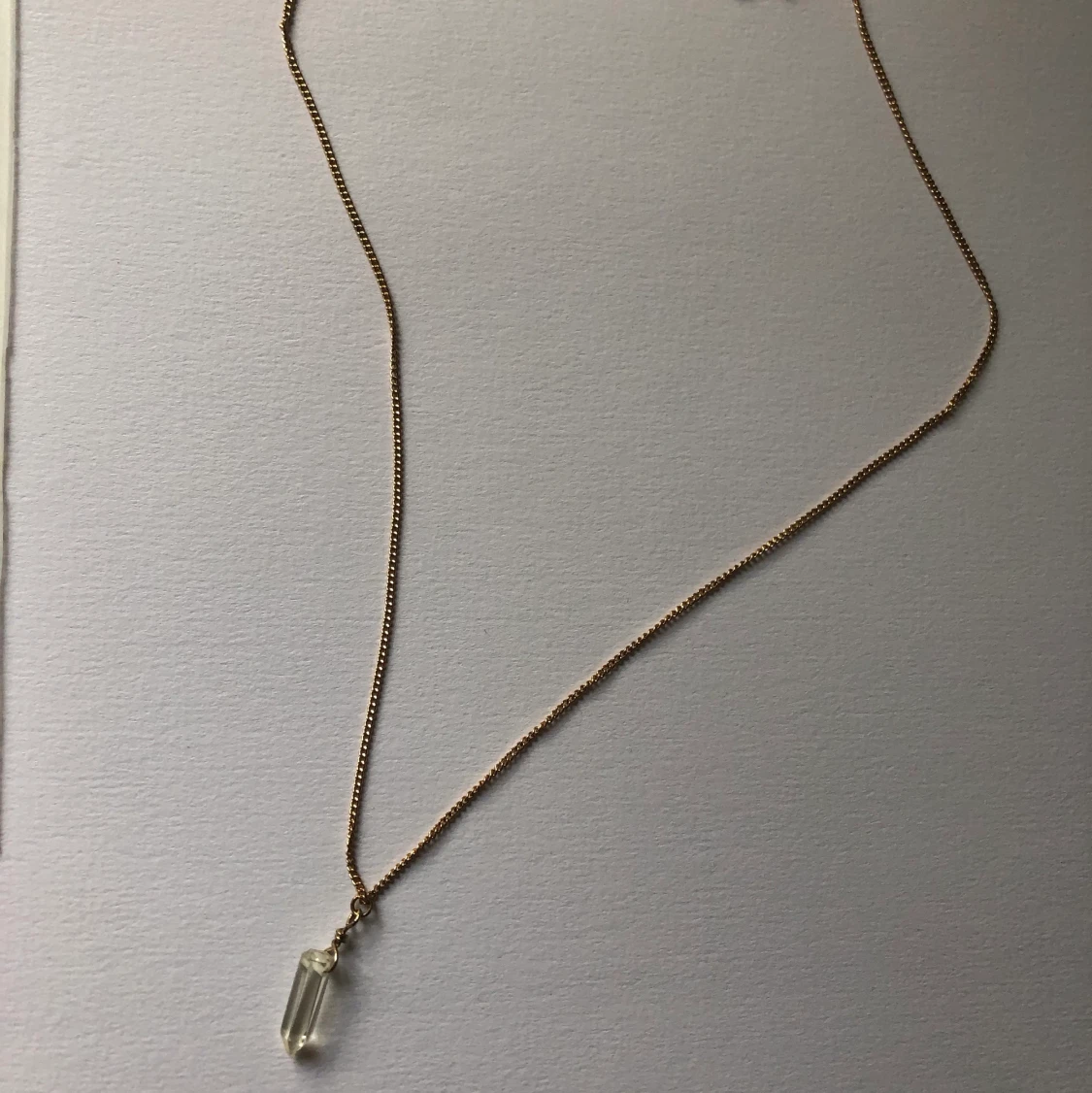 Halsband med genomskinlig sten - 90