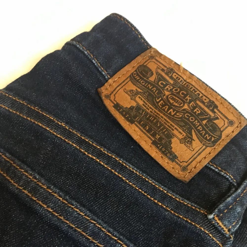 Skitsnygga Crocker jeans i modellen Pow High köpta på Jc, använda 2 ggr. Storlek: 23/32 Fraktar ej, möts endast upp i Stockholm. Jeans & Byxor.