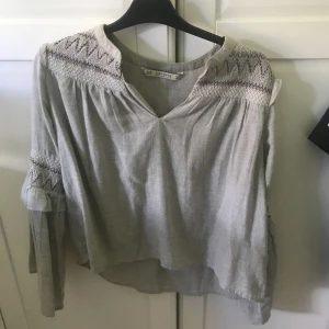  - Blus från Zara, strl Xs! Frakt ingår i priset 🌺