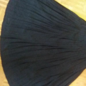  - Plisserad kjol i chiffon. Stl S