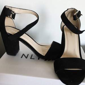 Nya, endast provade skor från Nellys egna märke. Inköpta för 399:-. Frakt tillkommer.