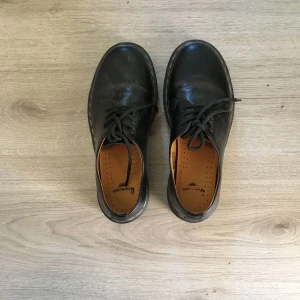  - Splitternya docs! Använda 2 gånger. I läder! Kan mötas upp i Stockholm. Låda finns! 🍎❤️ 