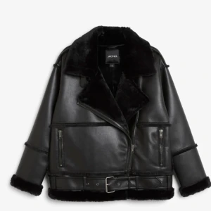  - Oanvänd jacka från Monki. Storlek M. Nypris: 900kr. Säljes för 350kr.