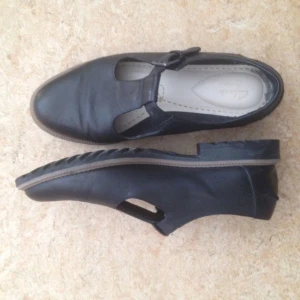  - Läderskor nästan oanvända.
