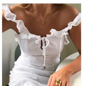  - Fin kort klänning perfekt till studenten. Köpt för 800kr från verge girl!