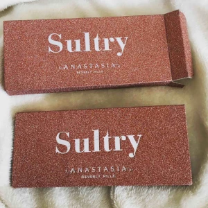  - Fick en oväntad räkning sådär i sista sekund så måste sälja denna 😢  har inte hunnit använda den. Frakt ingår i priset.