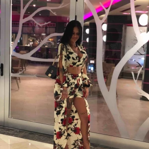  - Säljer mina fina sett , använd 1 gång!  Köparen står för frakten eller möts i Göteborg 😊