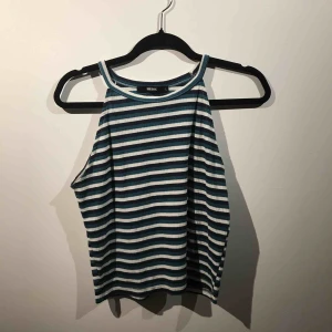  - Fint linne från bilbok, storlek Large, pris inkl frakt.