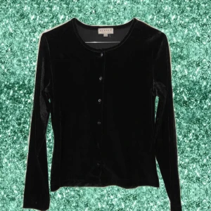 - Velvet Hennes button up sweater. Vintage 90s in great condition.  📦Price includes shipping 📦