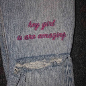  - Slitna jeans från monki, säljes då dom är för små. Använda 2 ggr. Frakt tillkommer