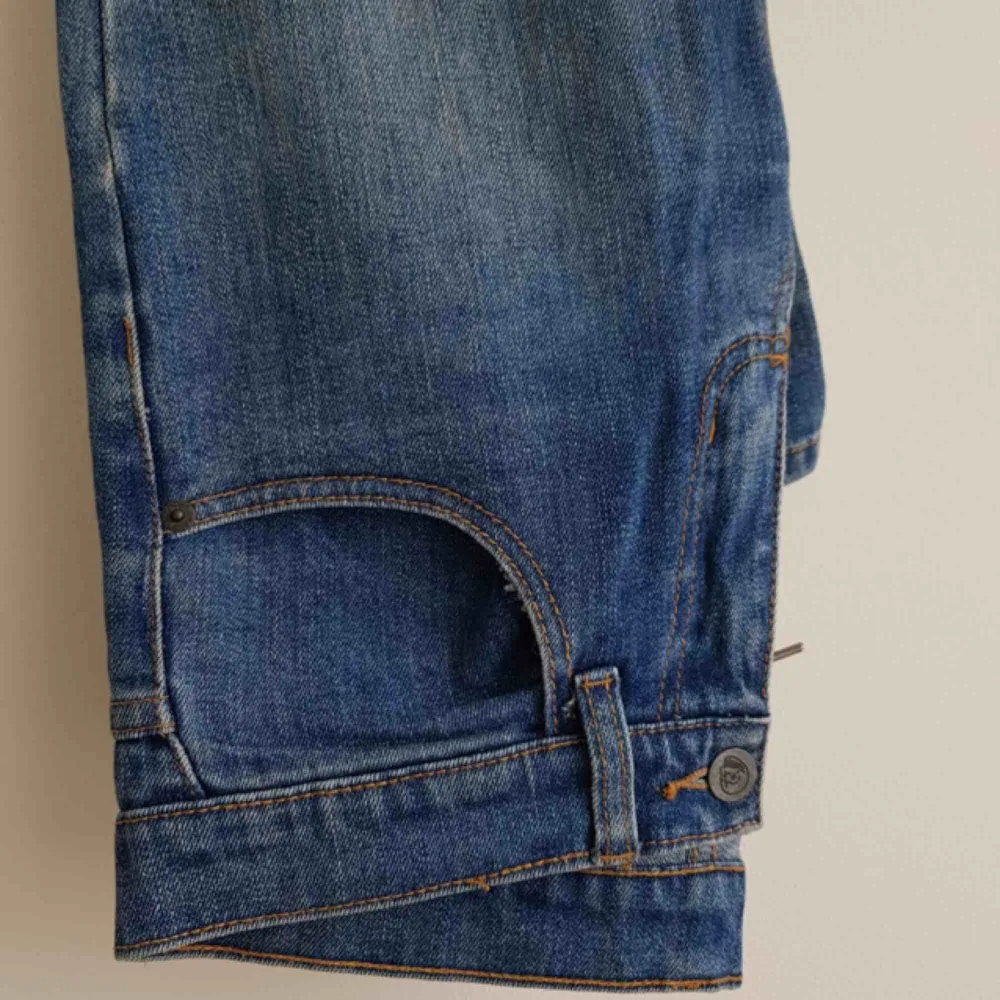 Jeans från Cheap Monday. Storlek 27/32. Hämtas i Uppsala eller skickar men köparen betalar frakt. . Jeans & Byxor.