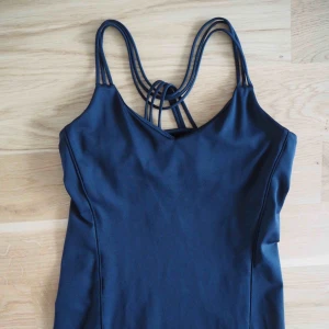  - VAD: Träningslinne från Forever 21 STORLEK: S SKICK: Nytt!