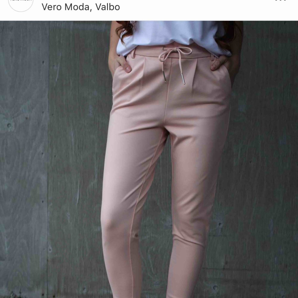 Oanvända byxor från vero Moda i | Plick Second Hand