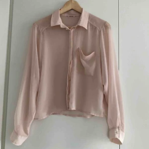  - Transparent skjorta