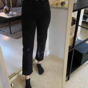  - Levis jeans, som nya.  Jag är 170cm