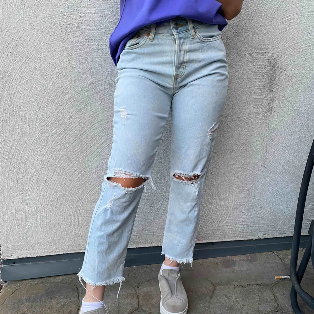 Såå snygga och trendiga jeans från lager 157, jätte cool färg!! Storlek Xs, i bra skick. Köparen står för frakt. Jeans & Byxor.