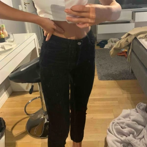  - Säljer mina super snygga Manchester byxor som sällan är använda