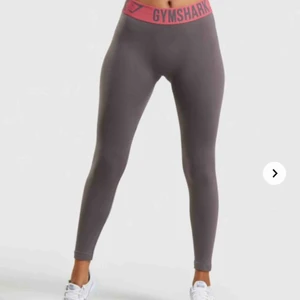  - Jag säljer mina gymshark leggings, dom är använda fåtal gånger. Använda sparsamt, dom är jätte stretchiga.😊