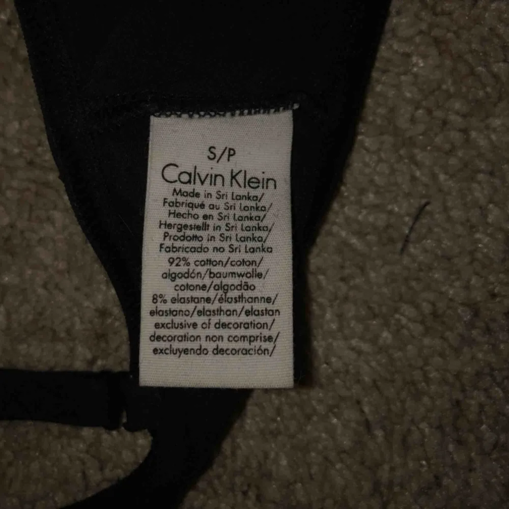 Calvin Klein, äkta, spänna där fram. Oanvänd. Säljer för att den är för liten. Övrigt.