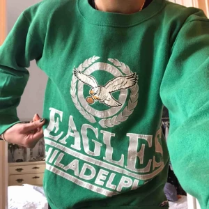  - Collagetröja med uppklippta slitsar