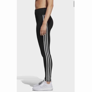  - Helt nya, alla lappar kvar på!  Storlek S  Frakten kostar 42 kr 