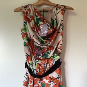  - Coast dress  100% brand new Size 8/36 Material: silk Swish  