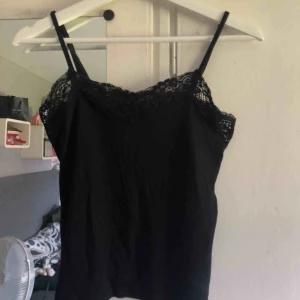  - Linne köpt från bikbok för några år sen! Knappt använt, fint skick! Köparen står för frakten ☺️💛