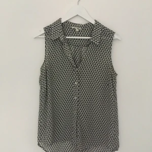 Skjorta utan ärmar - Skir skjorta från hm