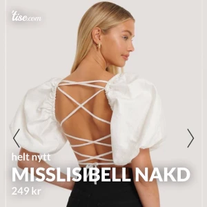 MISSLISIBELL X NAKD - Fick precis hem denna topp från misslisibell x nakd.  Helt oanvänd, endast testad en gång. Slutsåld.   Storlek 34, passar xs/s.🦋  Kan skickas imorgon! (1/7)