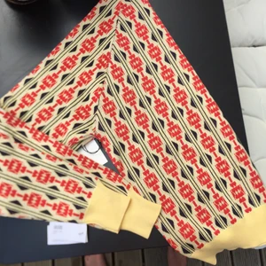 Aimé leon Doré cableknit sticktröja - Helt ny högkvalité sticktröja av kända new york baserade märket Aimé Leon Dore. Den är i storlek L. Aldrig rört en tröja som känns så bra, synd bara att den är för stor. Kan tänka mig byta mot något i samma prisklass. Nypris ca 4000kr