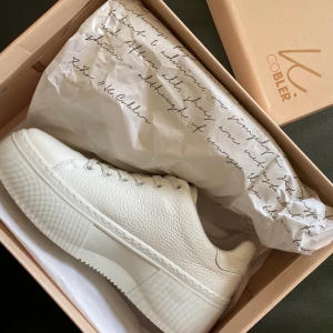 Vita sneakers - Sjukt fina och näst intill oanvända sneakers från K.cobler!💖 pris kan diskuteras!
