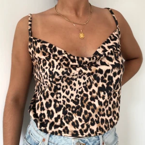 Snyggt leopardlinne! - Jag säljer detta snygga linne från Nelly som är perfekt till sommaren! Strl. S, Frakt tillkommer 