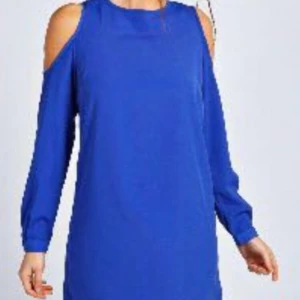 Klänning från BOOHOO i nyskick! - Storlek 38, använd en gång!