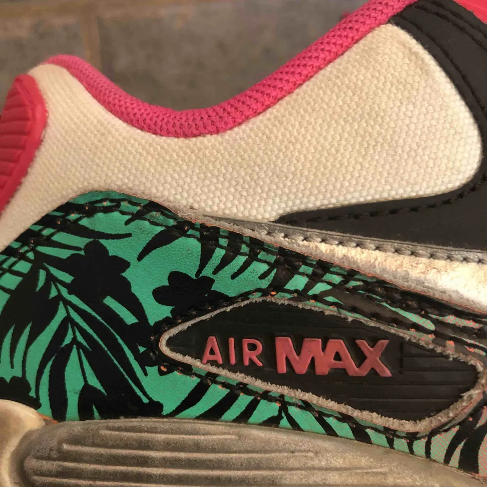 Nika air Max. Lite smutsiga- ej tvättade.  Köparen står för frakten . Skor.